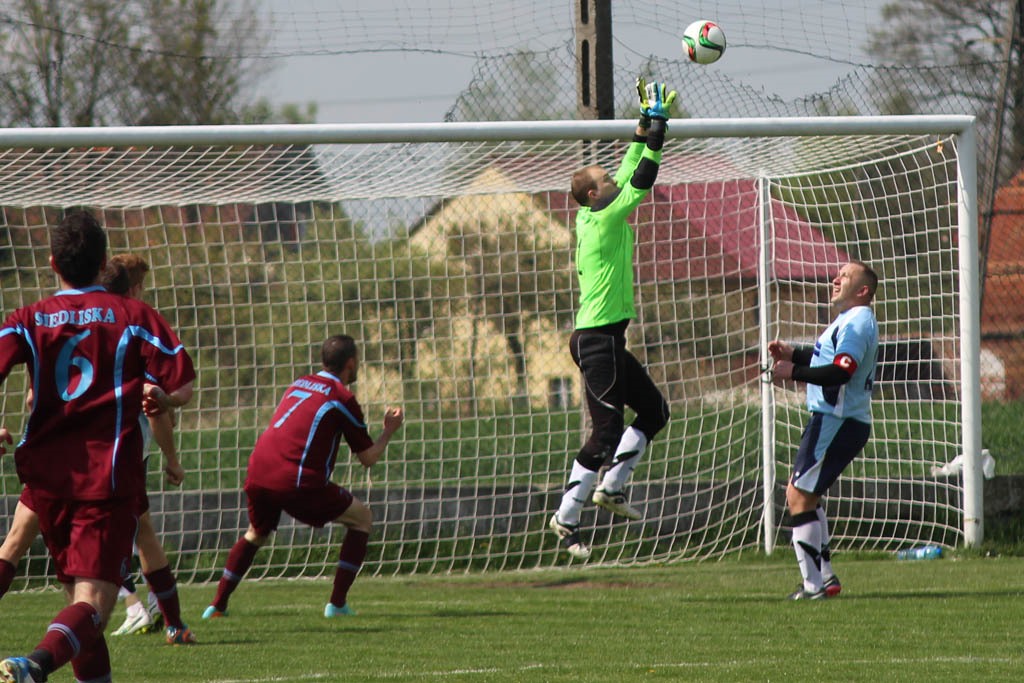 Klasa A: Dąb - Błękitni 8:1 (2:0)