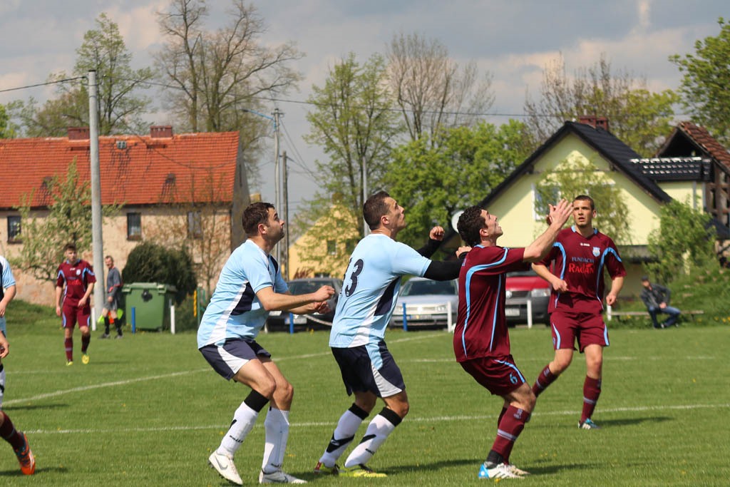 Klasa A: Dąb - Błękitni 8:1 (2:0)