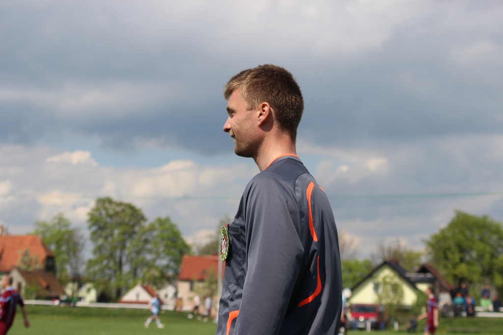 Klasa A: Dąb - Błękitni 8:1 (2:0)