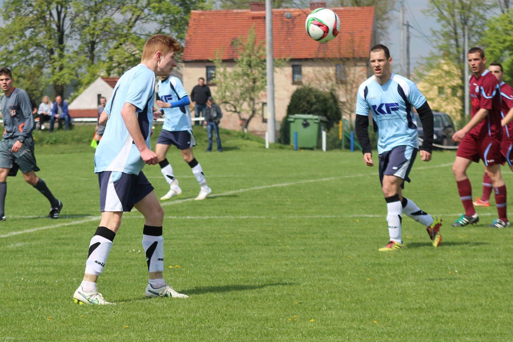 Klasa A: Dąb - Błękitni 8:1 (2:0)