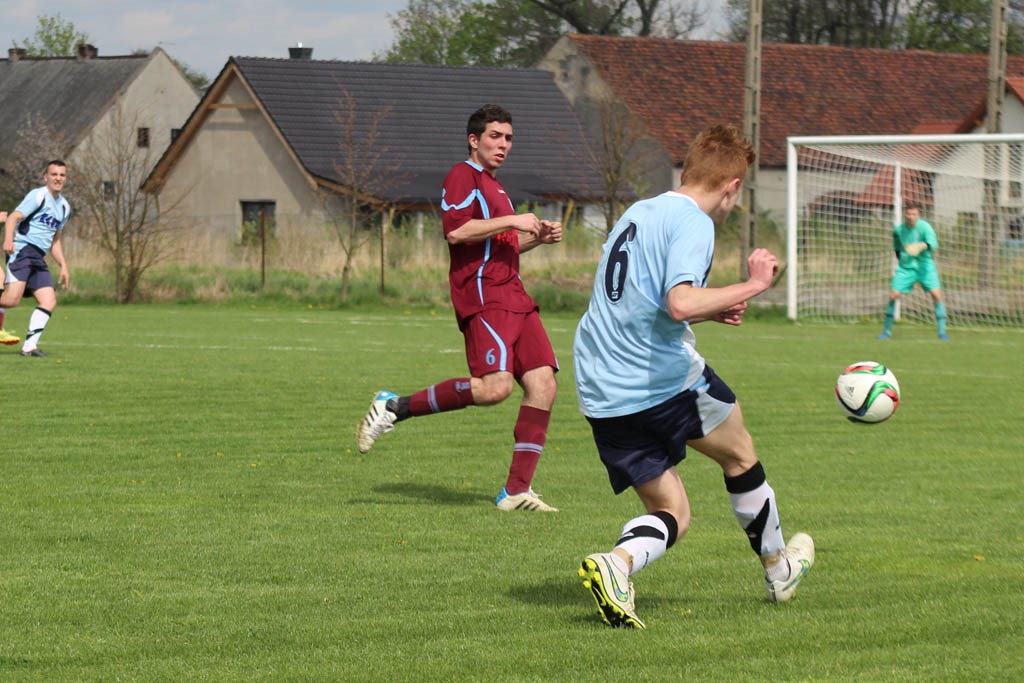 Klasa A: Dąb - Błękitni 8:1 (2:0)