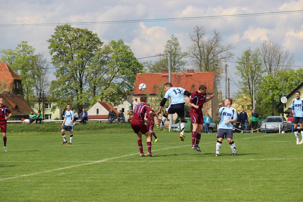 Klasa A: Dąb - Błękitni 8:1 (2:0)