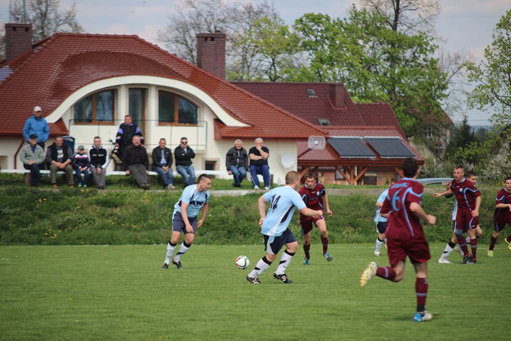 Klasa A: Dąb - Błękitni 8:1 (2:0)