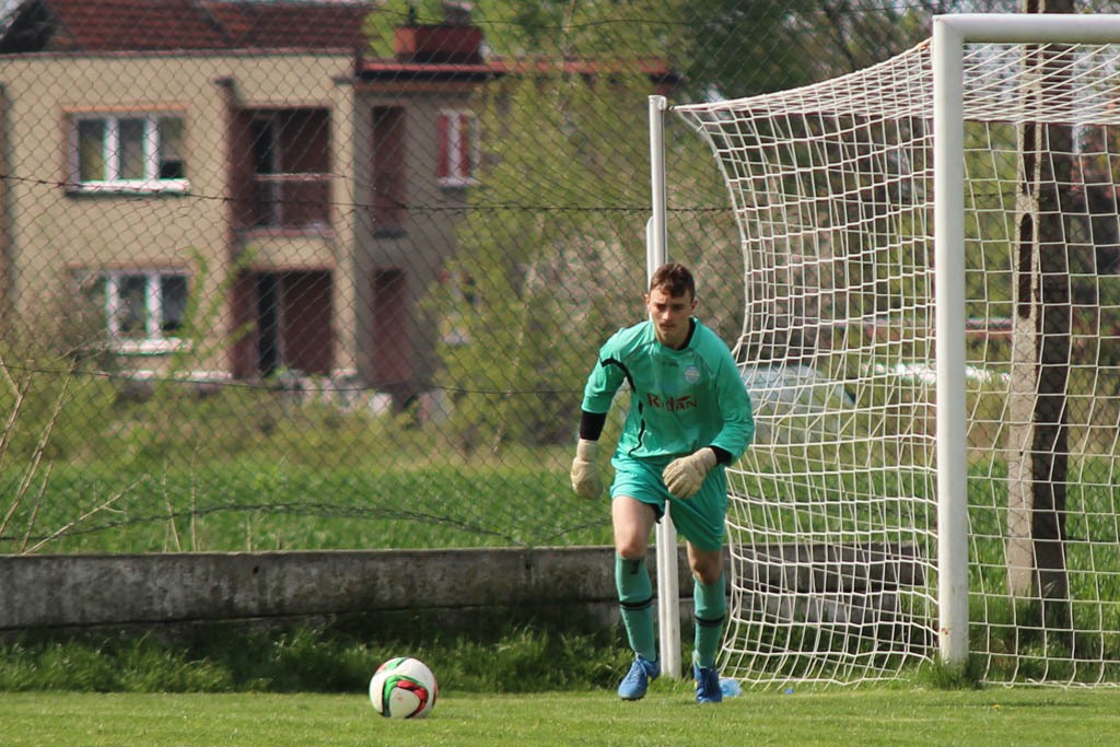 Klasa A: Dąb - Błękitni 8:1 (2:0)