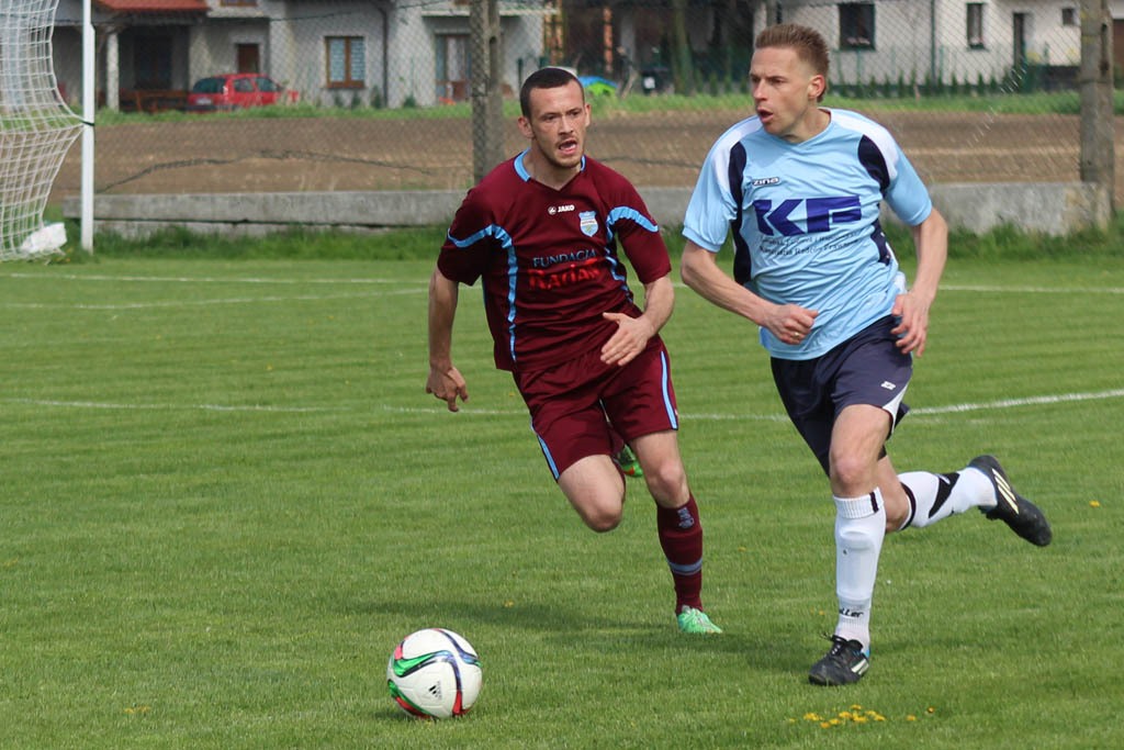 Klasa A: Dąb - Błękitni 8:1 (2:0)