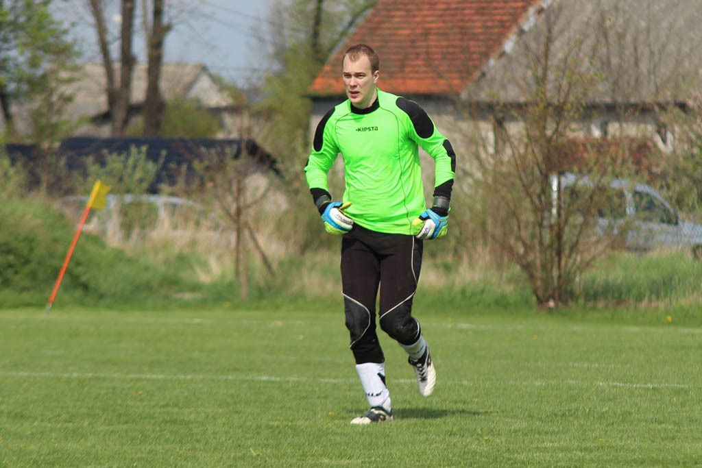 Klasa A: Dąb - Błękitni 8:1 (2:0)