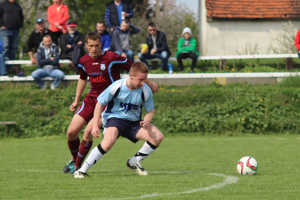Klasa A: Dąb - Błękitni 8:1 (2:0)