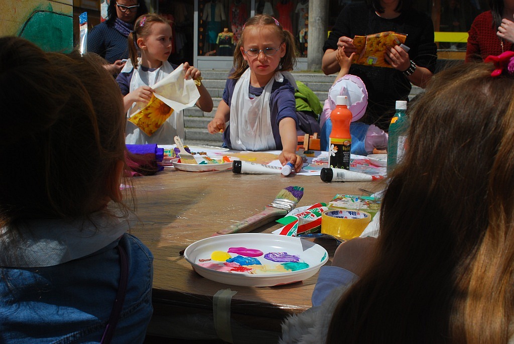 Malowanie godła w rynku
