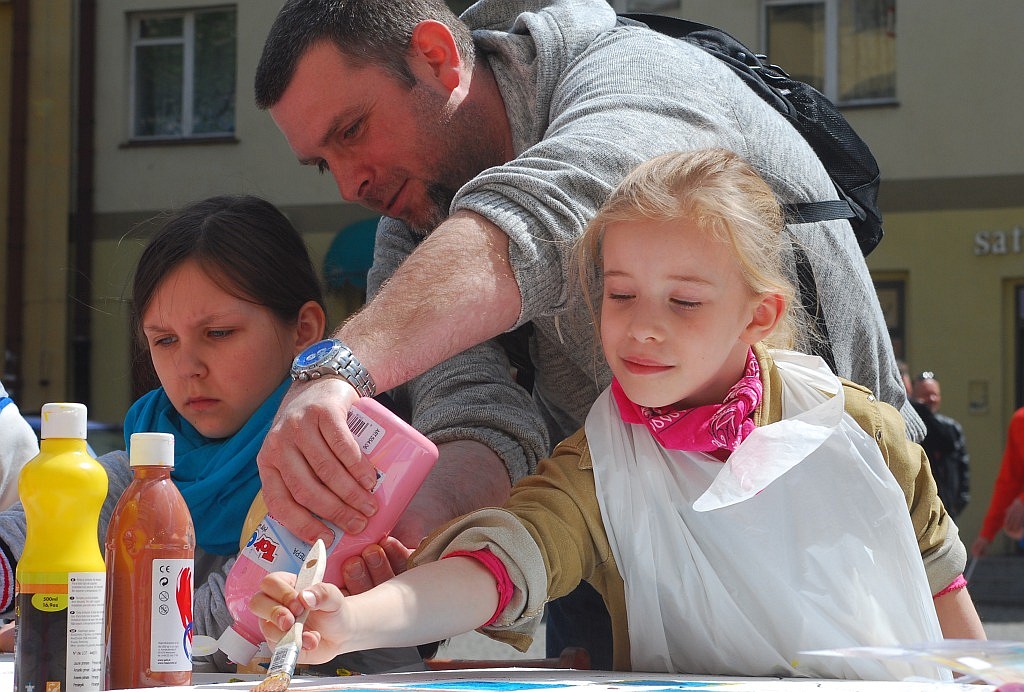 Malowanie godła w rynku
