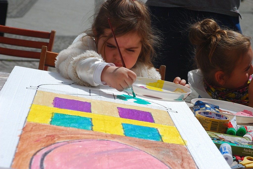 Malowanie godła w rynku