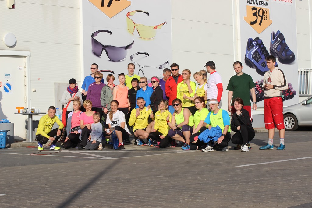 Biegowy czwartek pod Decathlonem po raz drugi