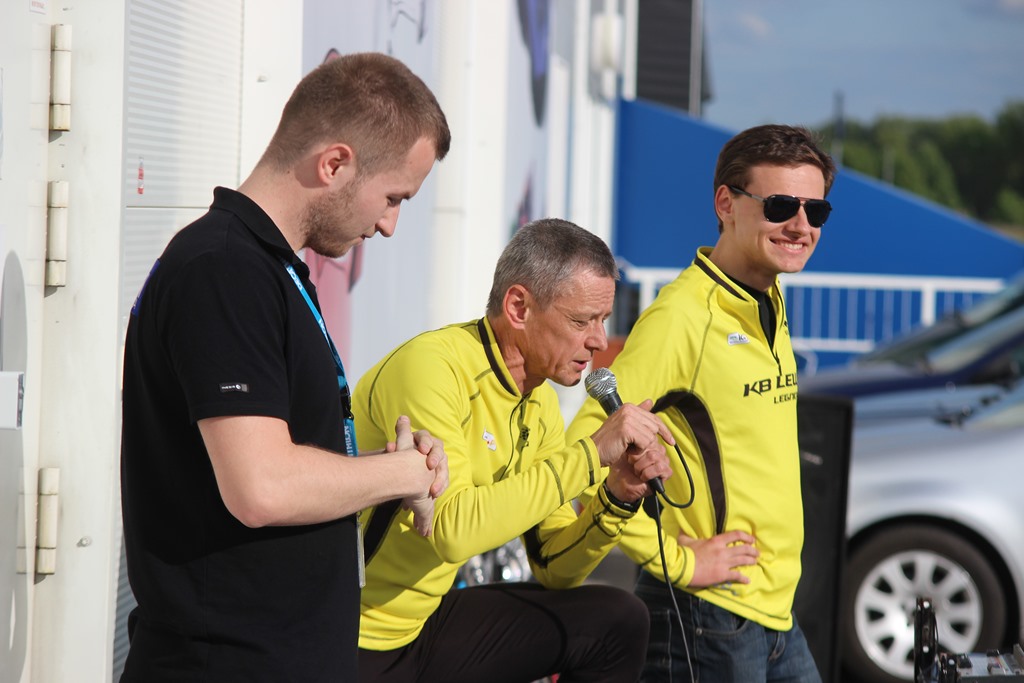 Biegowy czwartek pod Decathlonem po raz drugi