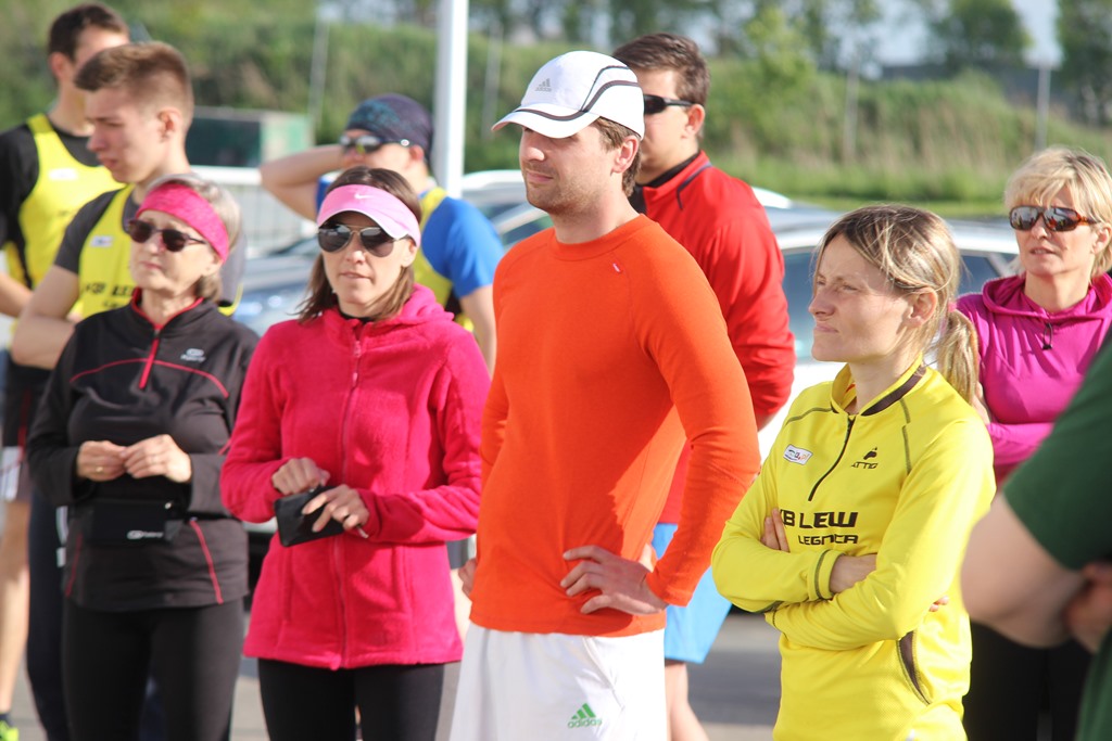 Biegowy czwartek pod Decathlonem po raz drugi
