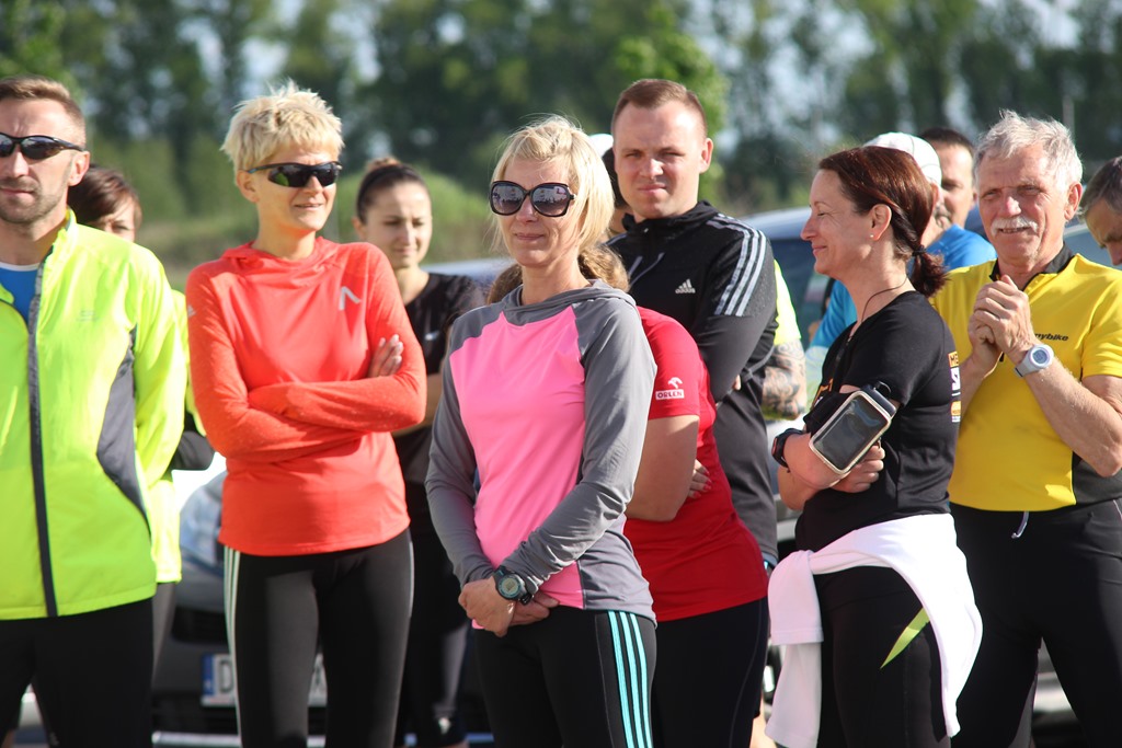 Biegowy czwartek pod Decathlonem po raz drugi