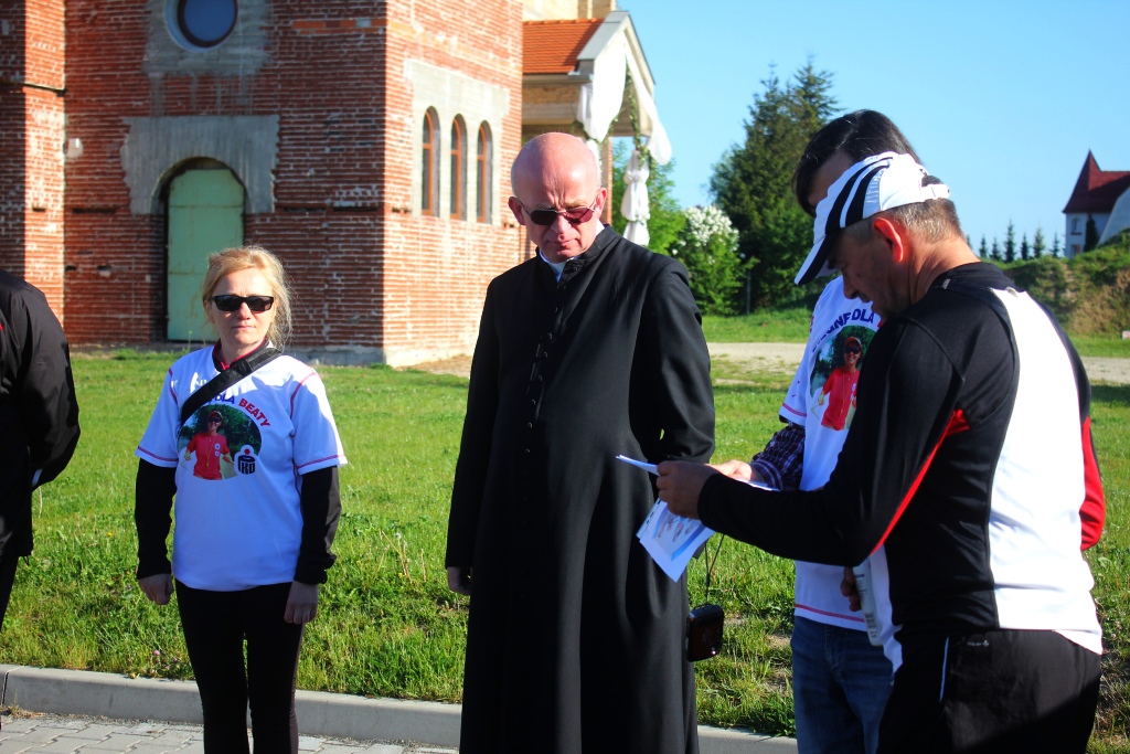 Biegną dla Beaty do Częstochowy