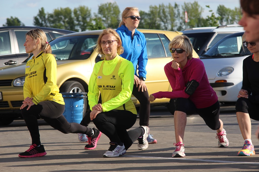Biegowy czwartek pod Decathlonem po raz drugi