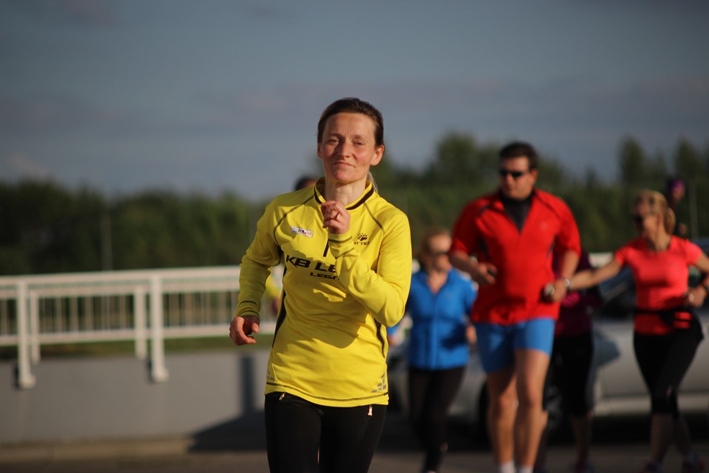 Biegowy czwartek pod Decathlonem po raz drugi