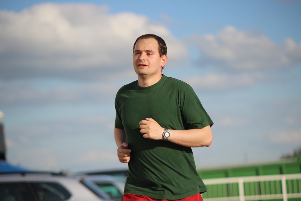 Biegowy czwartek pod Decathlonem po raz drugi