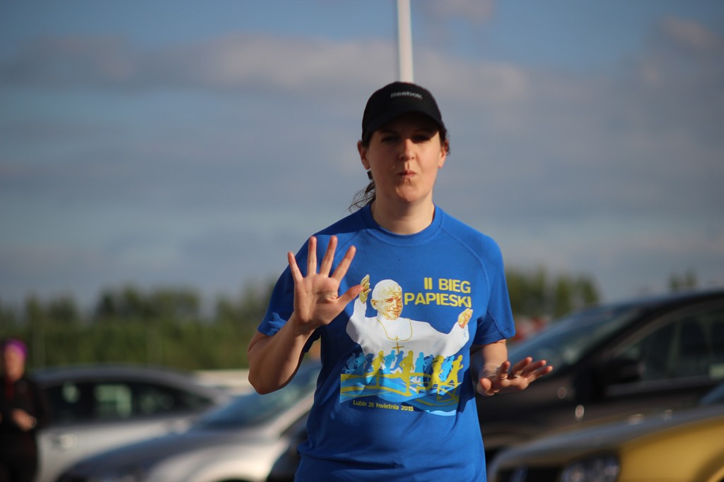 Biegowy czwartek pod Decathlonem po raz drugi