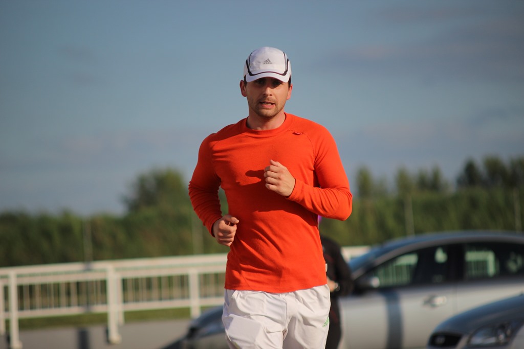 Biegowy czwartek pod Decathlonem po raz drugi
