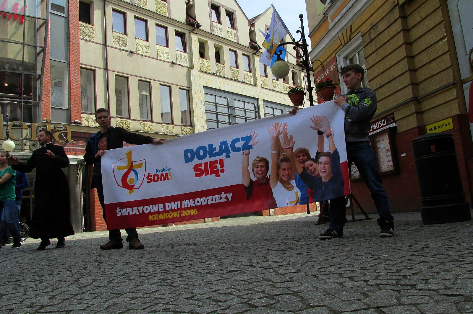 Legnicka młodzież zatańczyła dla Jana Pawła II