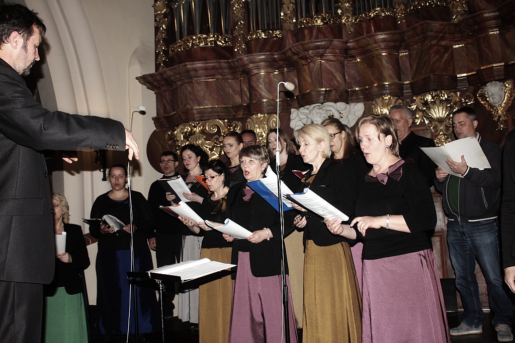 Legnicki Madrygał śpiewał w Katedrze
