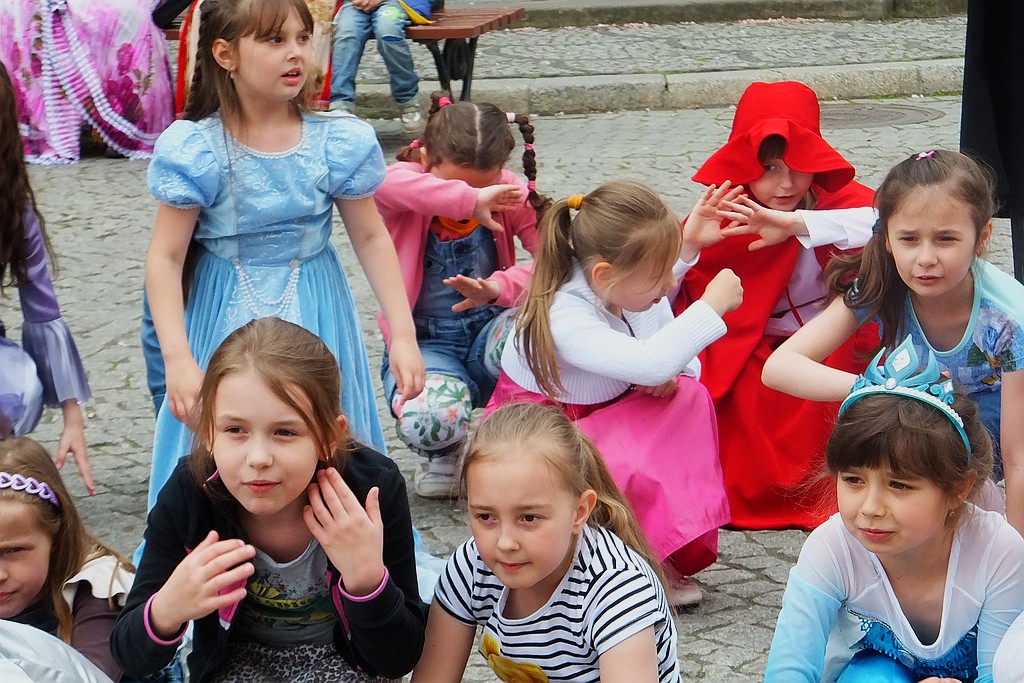 Śpiewem i tańcem oznajmiają nadejście Legnicy Cantat
