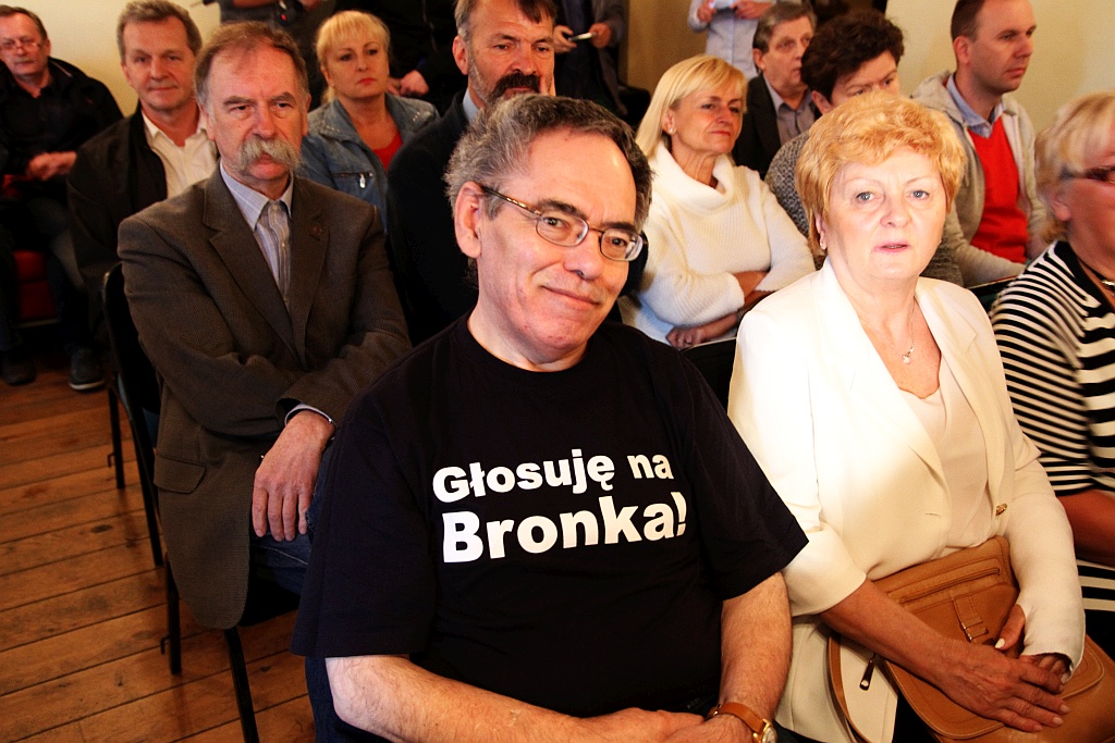 Schetyna agitował w Legnicy za Komorowskim