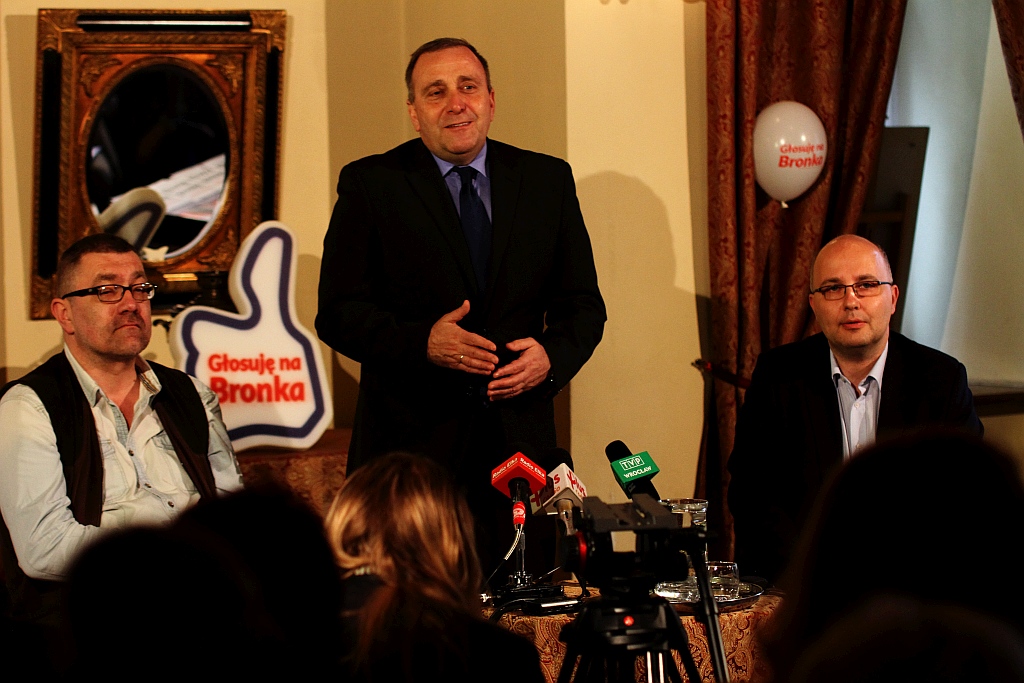 Schetyna agitował w Legnicy za Komorowskim