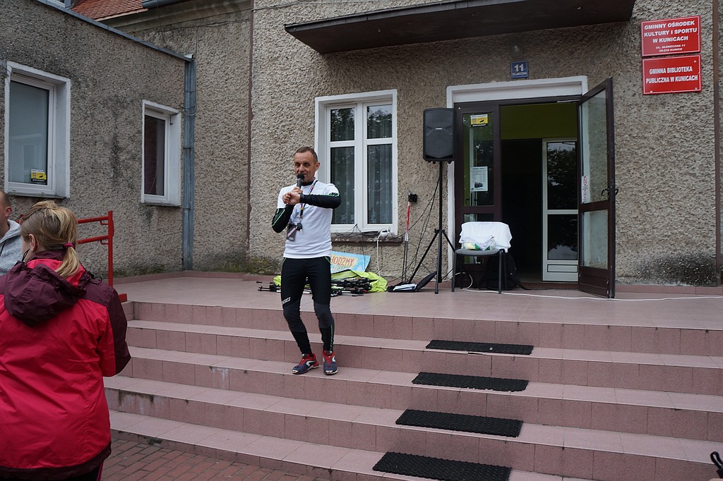 W Kunicach uczą się chodzić prawidłowo