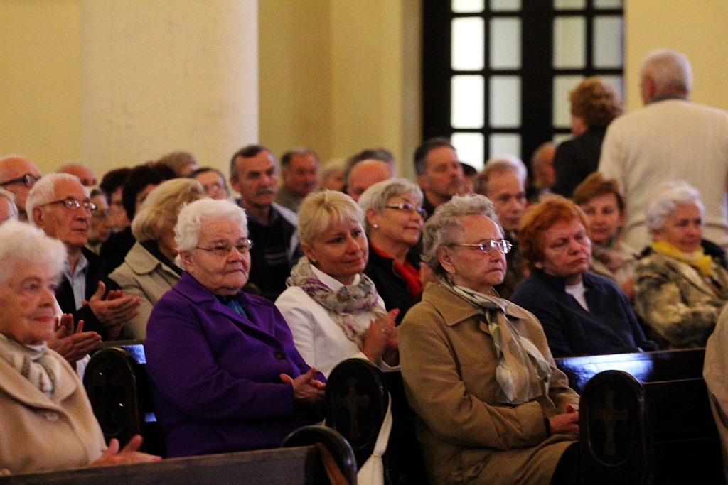 Chóry w kościele NSPJ w Legnicy