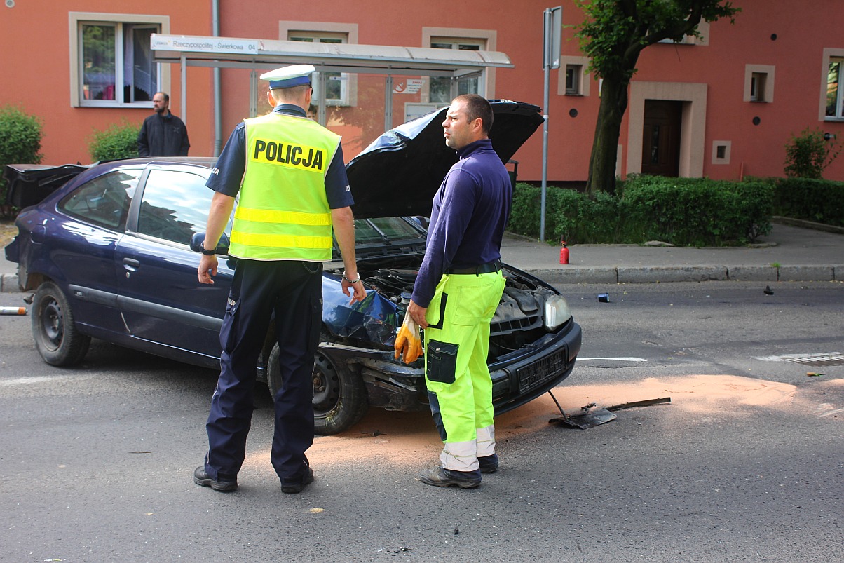 Pijany kierowca szalał na Rzeczypospolitej