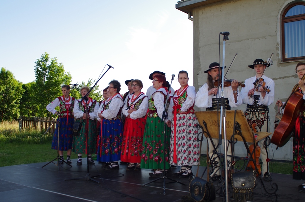 Festyn parafialny na Piekarach