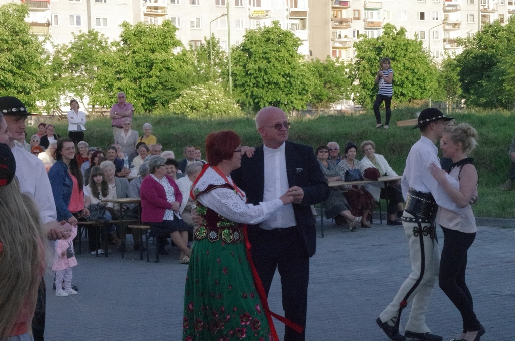 Festyn parafialny na Piekarach
