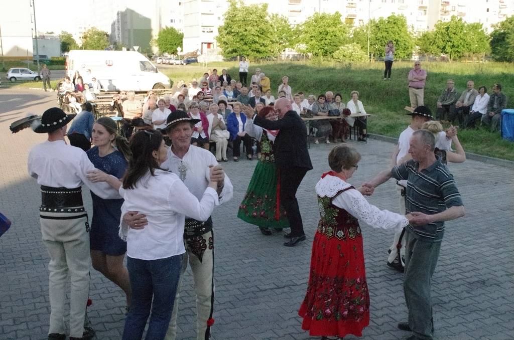 Festyn parafialny na Piekarach