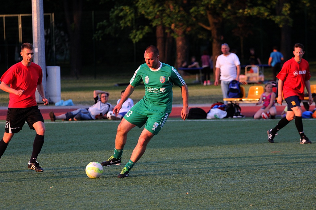 Liga Biznesu: FOCIS Kominki i Oldboje zagrają w finale!
