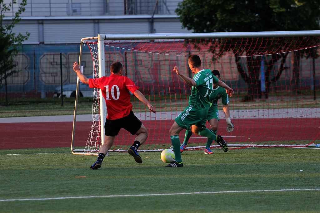 Liga Biznesu: FOCIS Kominki i Oldboje zagrają w finale!