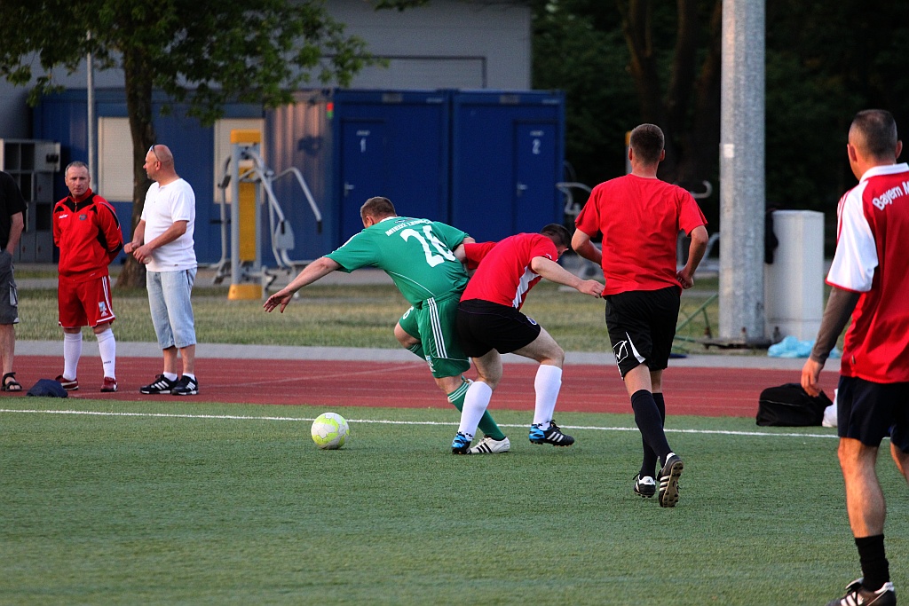 Liga Biznesu: FOCIS Kominki i Oldboje zagrają w finale!