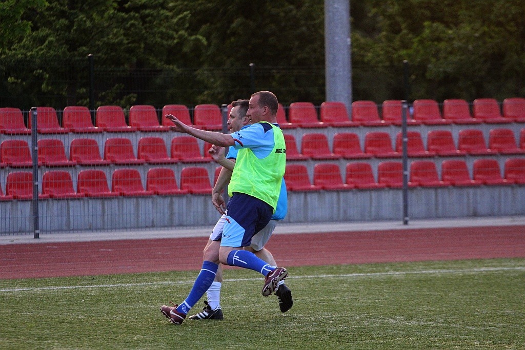 Liga Biznesu: FOCIS Kominki i Oldboje zagrają w finale!