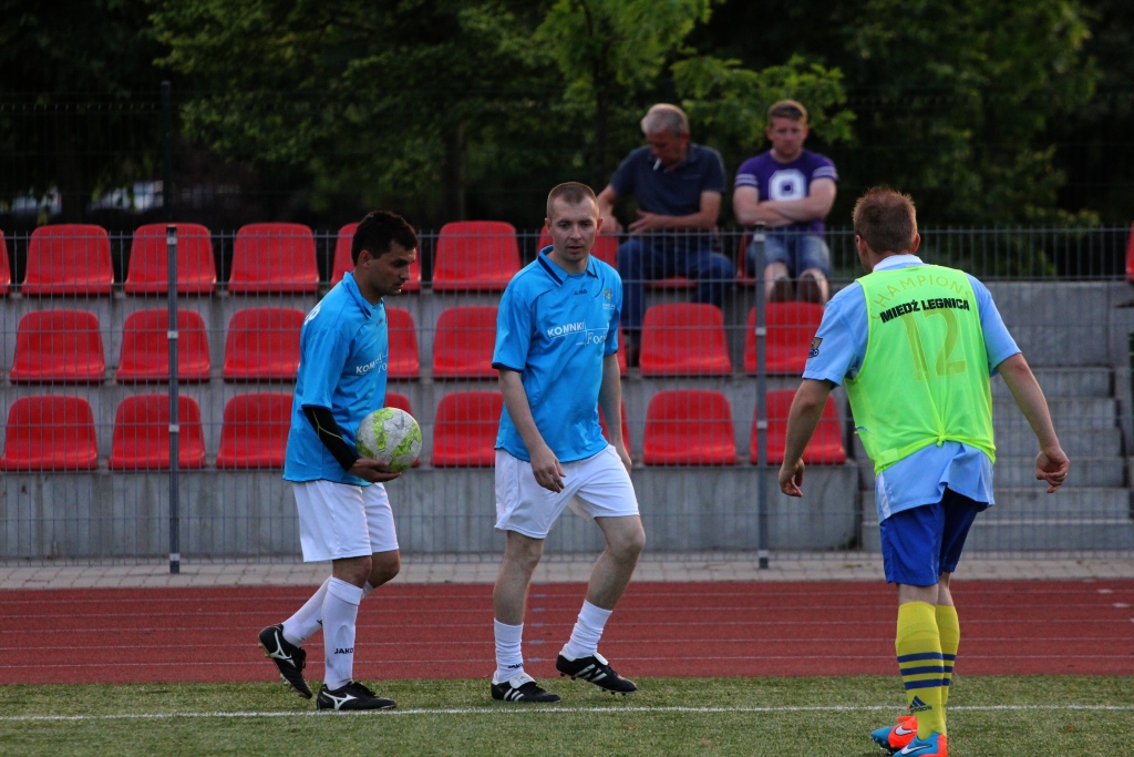 Liga Biznesu: FOCIS Kominki i Oldboje zagrają w finale!