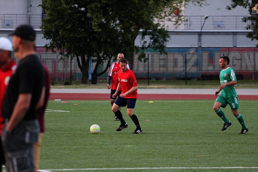 Liga Biznesu: FOCIS Kominki i Oldboje zagrają w finale!