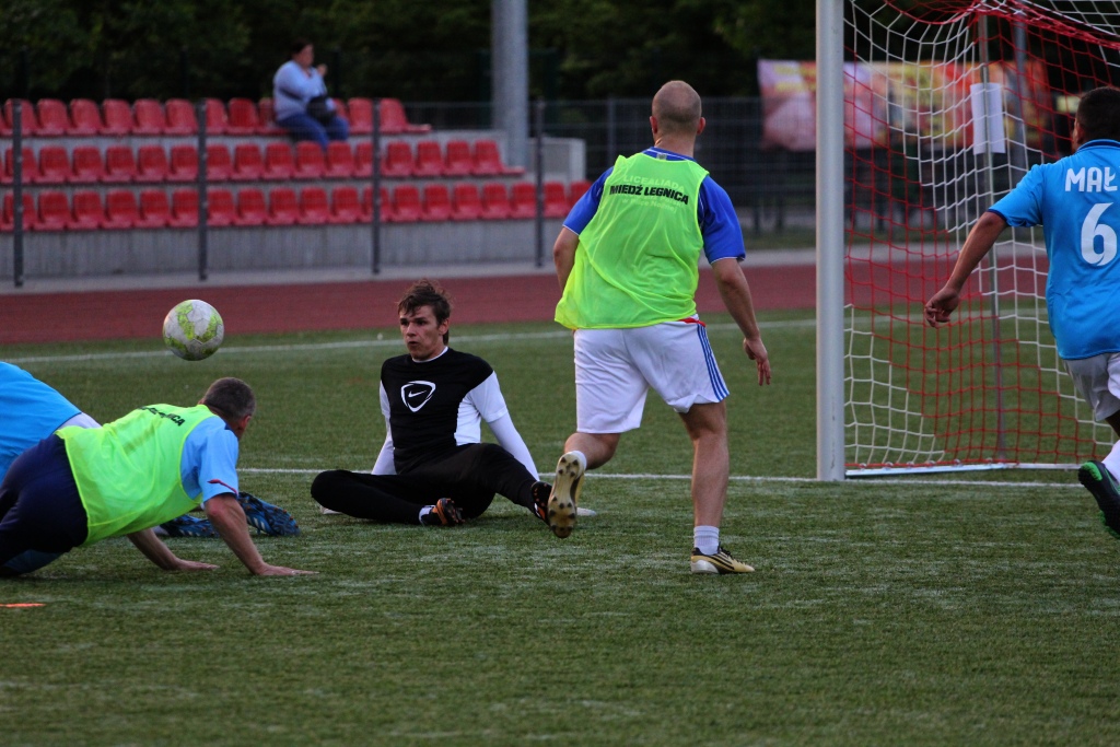 Liga Biznesu: FOCIS Kominki i Oldboje zagrają w finale!
