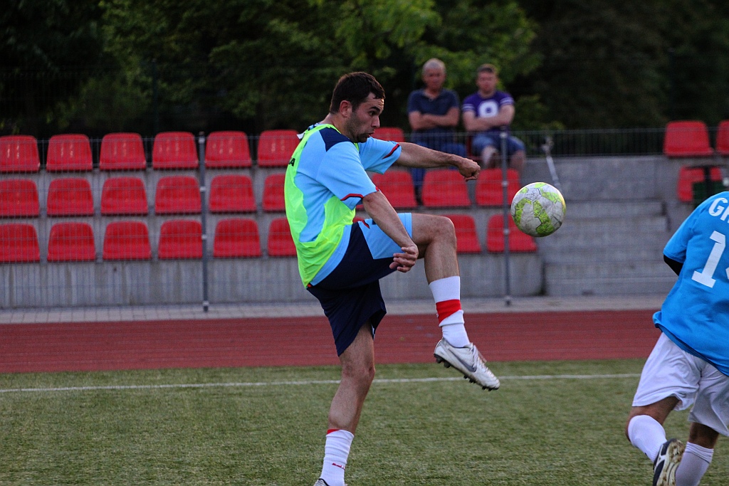 Liga Biznesu: FOCIS Kominki i Oldboje zagrają w finale!