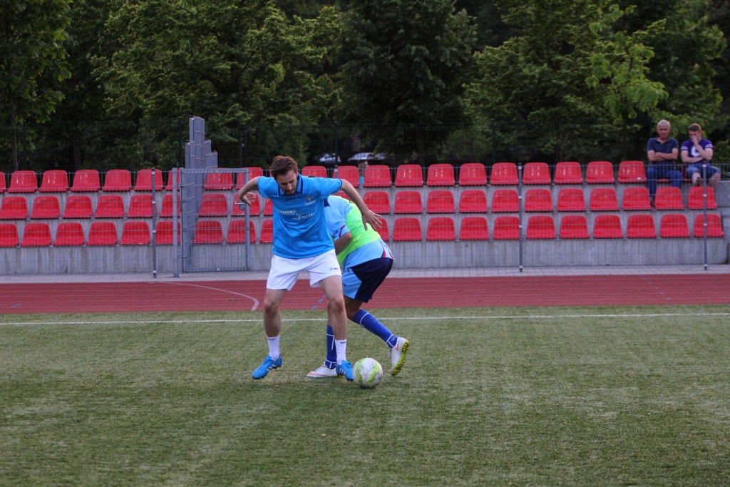 Liga Biznesu: FOCIS Kominki i Oldboje zagrają w finale!
