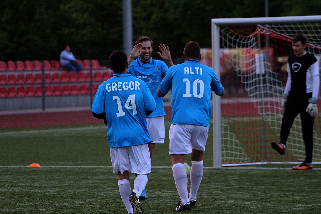 Liga Biznesu: FOCIS Kominki i Oldboje zagrają w finale!