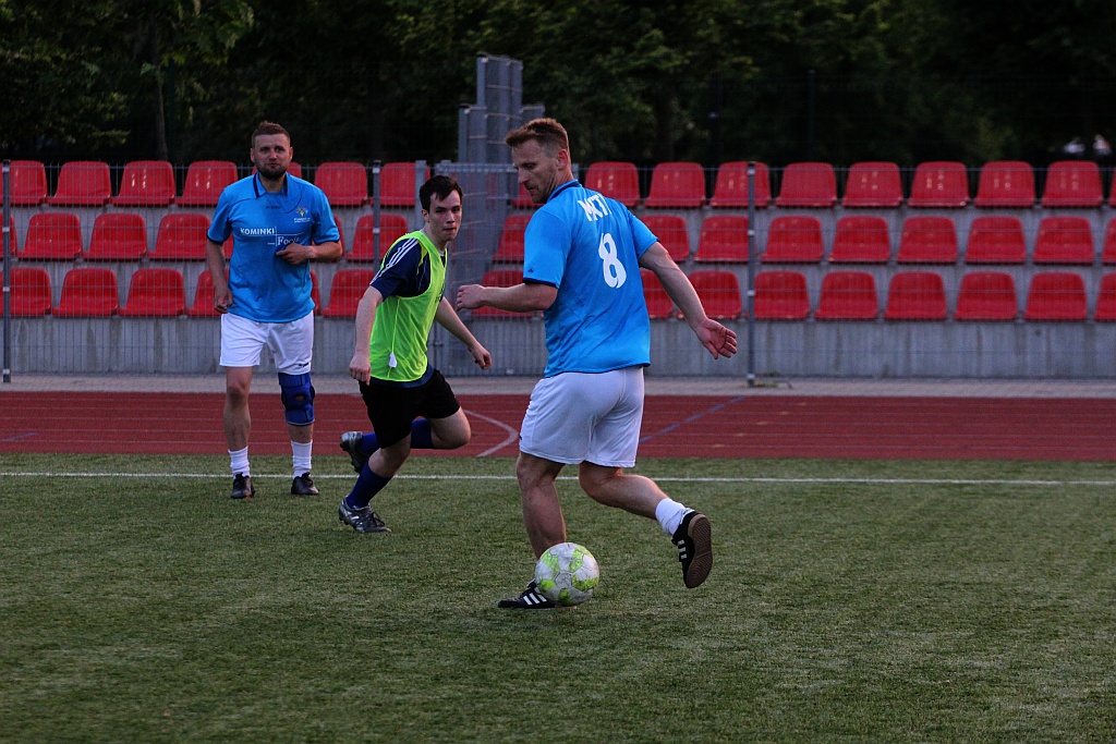 Liga Biznesu: FOCIS Kominki i Oldboje zagrają w finale!