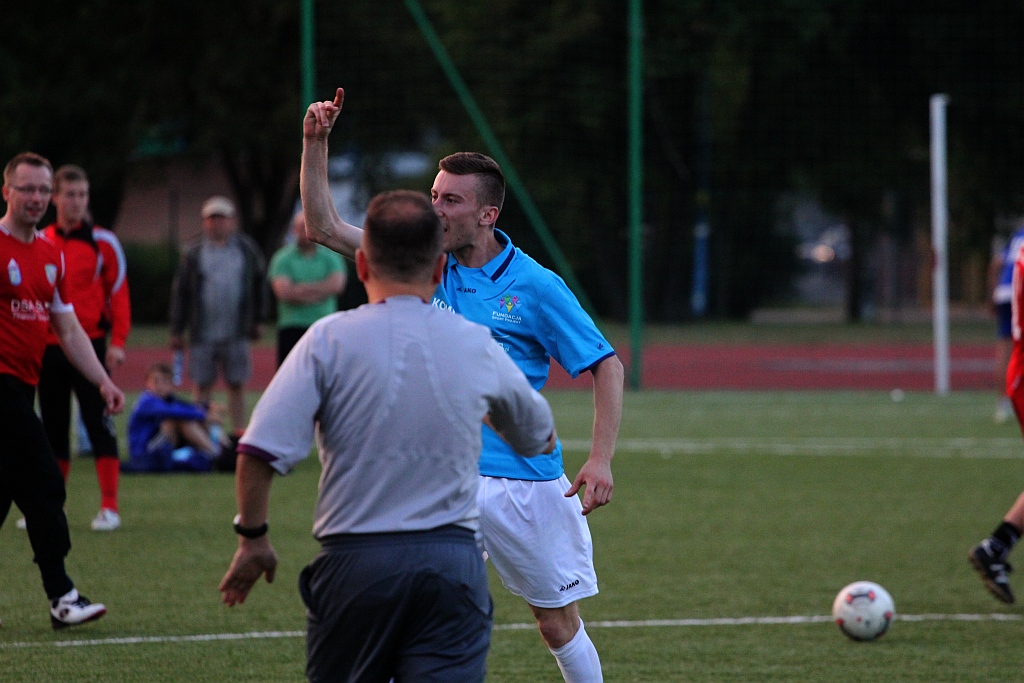 Liga Biznesu: FOCIS Kominki i Oldboje zagrają w finale!