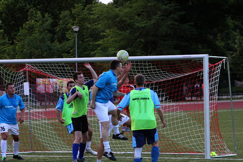 Liga Biznesu: FOCIS Kominki i Oldboje zagrają w finale!