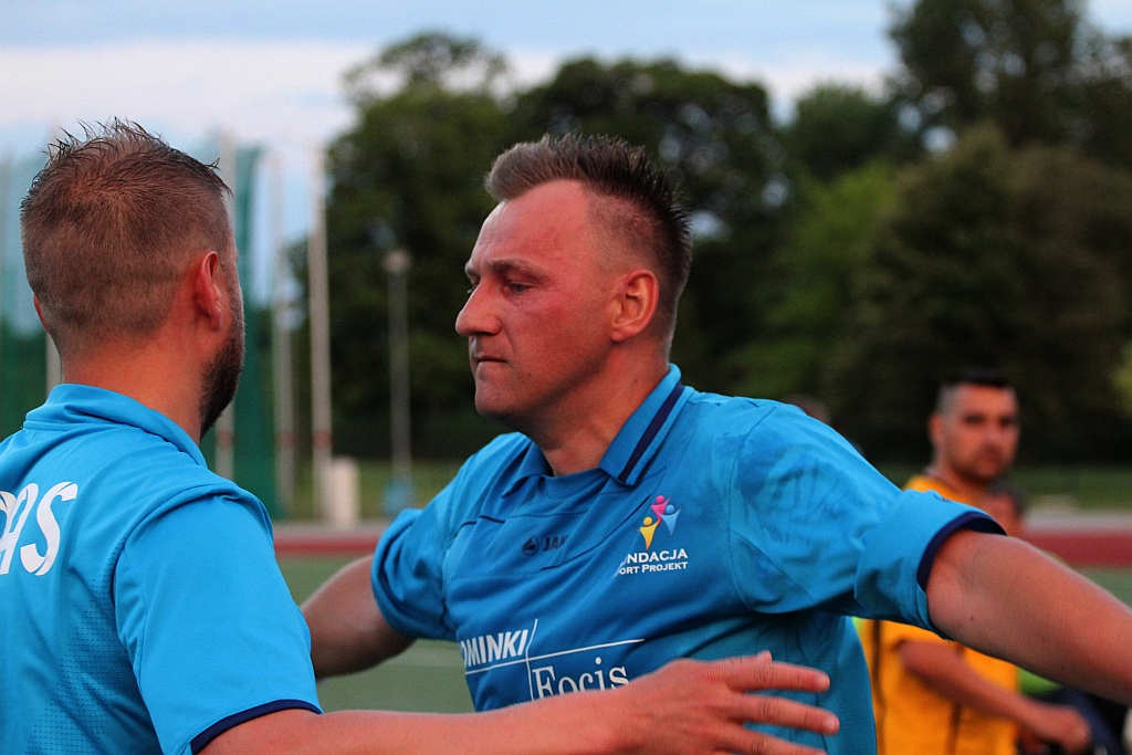 Liga Biznesu: FOCIS Kominki i Oldboje zagrają w finale!