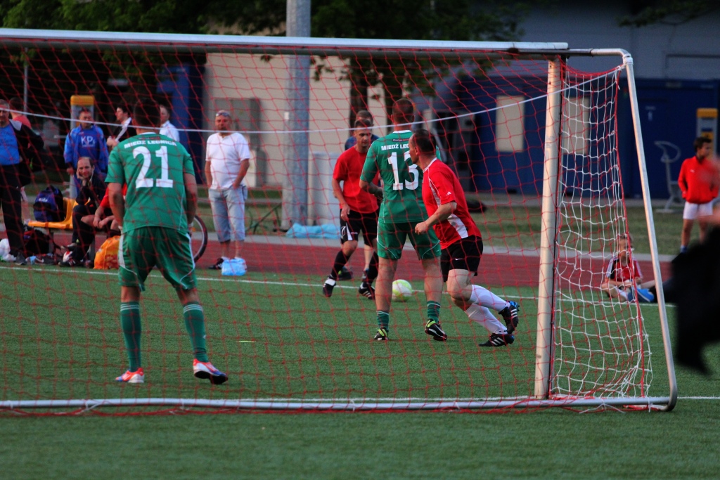 Liga Biznesu: FOCIS Kominki i Oldboje zagrają w finale!